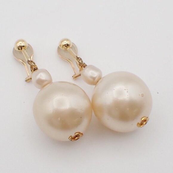 CHANEL CC Logo Imitation Pearl Dangle Drop Earrings Clip-On White - Picture 1 of 5